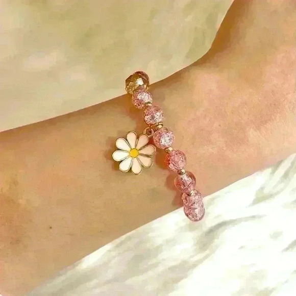 Pink beaded Flower Pendant Bracelet - Picture 4 of 7